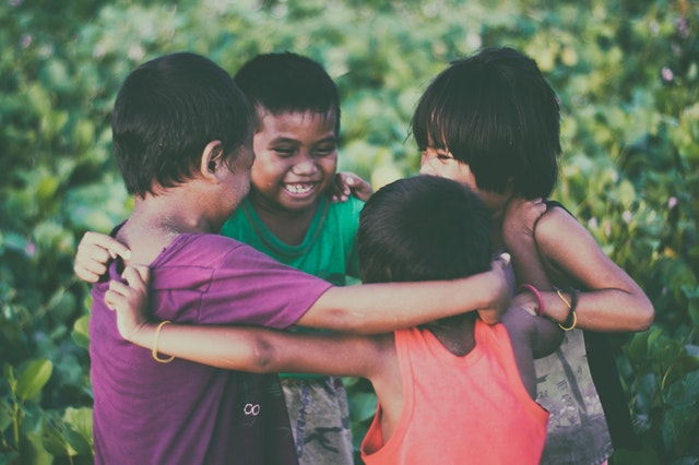 children in ring
