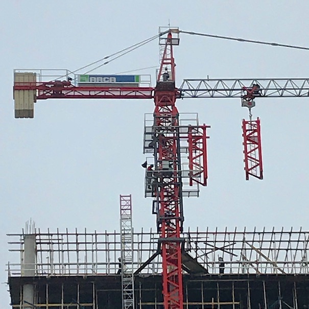 Preparing to extend the crane